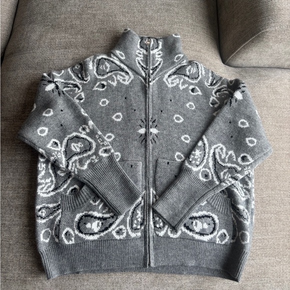 Sweaters - NWOT Gray Bandana Zip-Up Sweater Size Medium
